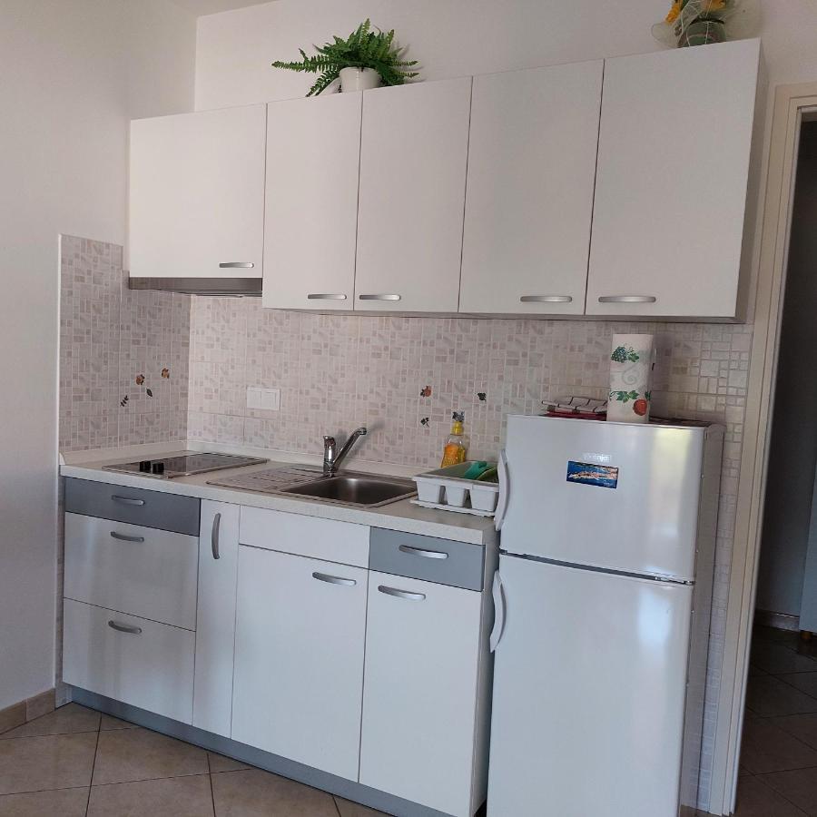 Apartment Ivana,Mali Maj Porec Bagian luar foto