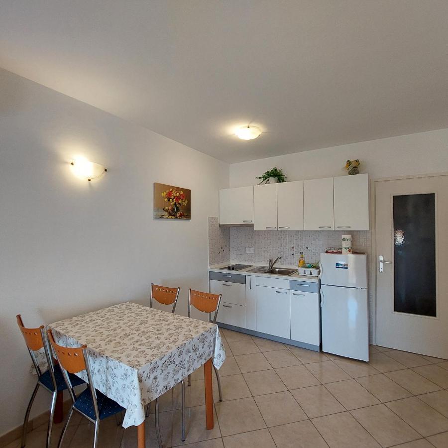 Apartment Ivana,Mali Maj Porec Bagian luar foto