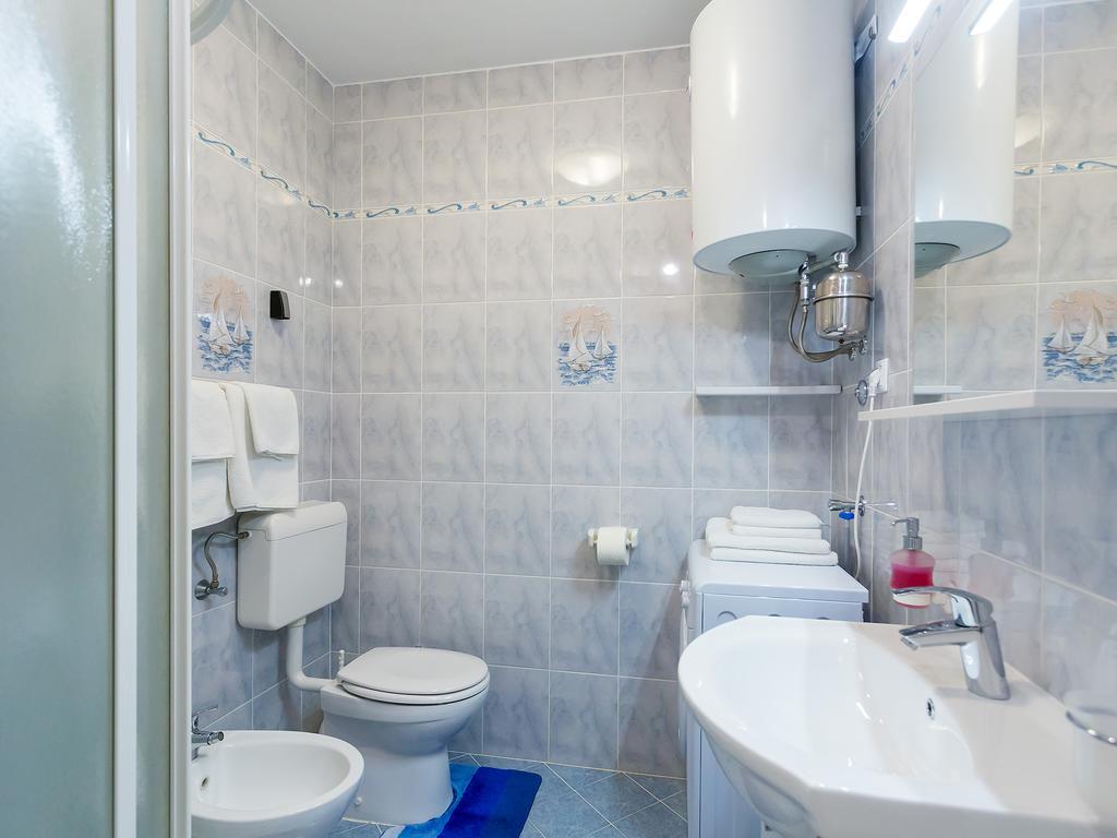 Apartment Ivana,Mali Maj Porec Bagian luar foto